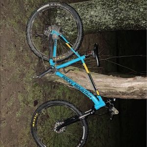 2019 Rocky Mountain soul 10 with lots of upgrades